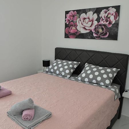 Apartment Laura ザダル エクステリア 写真