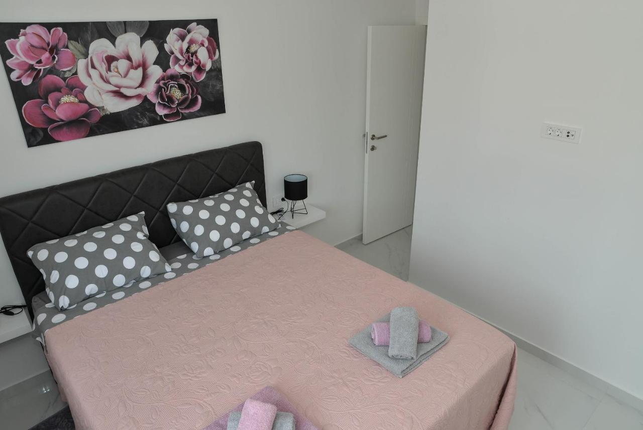 Apartment Laura ザダル エクステリア 写真